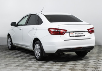 Подержанный автомобиль LADA (ВАЗ) Vesta Sedan 2018 года (7 фото)