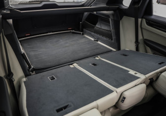 Подержанный автомобиль Porsche Cayenne 2019 года (36 фото)