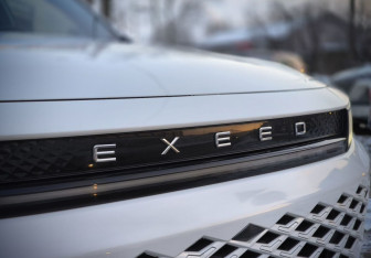 Подержанный автомобиль Exeed LX 2024 года (11 фото)