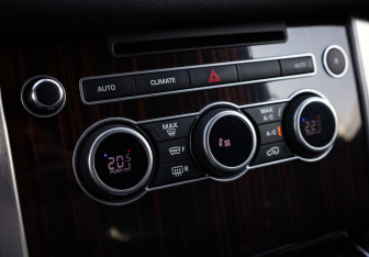 Подержанный автомобиль Land Rover Range Rover 2017 года (22 фото)