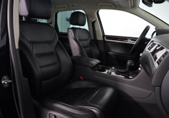 Подержанный автомобиль Volkswagen Touareg 2016 года (22 фото)