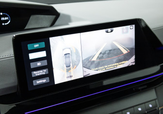 Подержанный автомобиль Changan UNI-V 2023 года (18 фото)