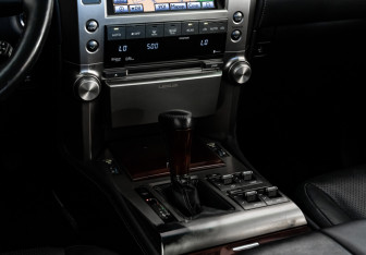 Подержанный автомобиль Lexus GX 2010 года (13 фото)