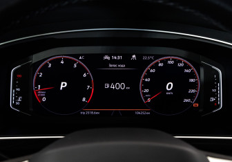 Подержанный автомобиль Volkswagen Tiguan 2021 года (35 фото)