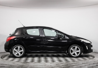 Подержанный автомобиль Peugeot 308 Hatchback 2008 года (4 фото)
