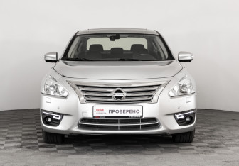Подержанный автомобиль Nissan Teana 2014 года (4 фото)