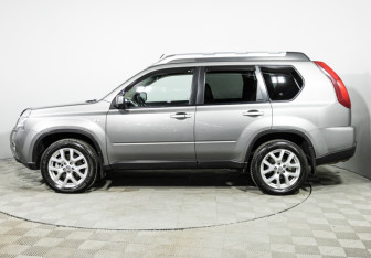 Подержанный автомобиль Nissan X-Trail 2014 года (8 фото)