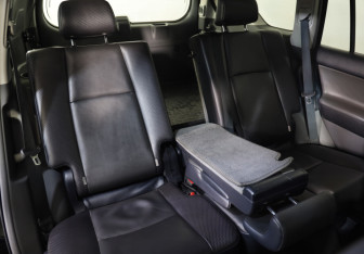 Подержанный автомобиль Toyota Land Cruiser Prado 2012 года (27 фото)
