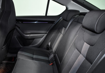 Подержанный автомобиль Skoda Octavia Liftback 2018 года (12 фото)