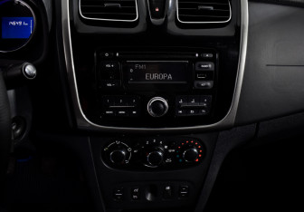 Подержанный автомобиль Renault Logan Sedan 2014 года (14 фото)