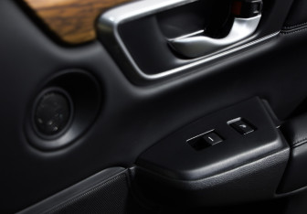 Подержанный автомобиль Honda CR-V 2018 года (22 фото)