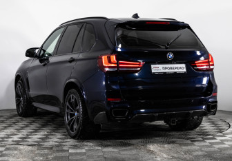 Подержанный автомобиль BMW X5 2016 года (8 фото)
