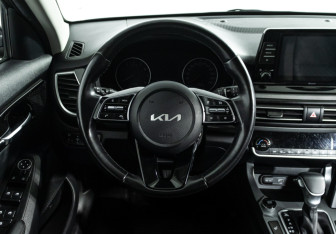 Подержанный автомобиль Kia Seltos 2021 года (21 фото)