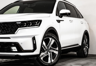 Подержанный автомобиль Kia Sorento 2021 года (2 фото)
