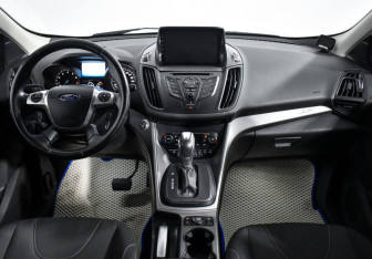 Подержанный автомобиль Ford Kuga 2015 года (14 фото)