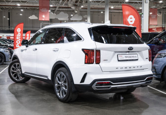 Подержанный автомобиль Kia Sorento 2020 года (9 фото)