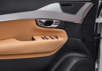 Подержанный автомобиль Volvo XC90 2019 года (25 фото)