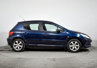 Подержанный автомобиль Peugeot 307 Hatchback 2007 года (4 фото)