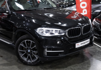 Подержанный автомобиль BMW X5 2015 года (6 фото)