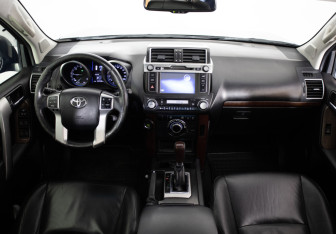 Подержанный автомобиль Toyota Land Cruiser Prado 2013 года (9 фото)