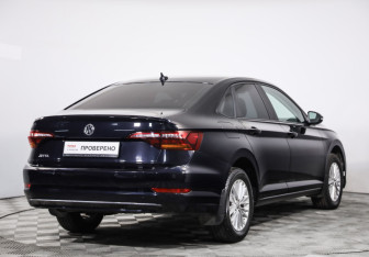 Подержанный автомобиль Volkswagen Jetta Sedan 2020 года (5 фото)