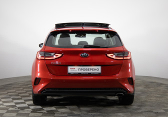 Подержанный автомобиль Kia Ceed Hatchback 2019 года (6 фото)
