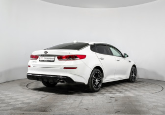 Подержанный автомобиль Kia Optima Sedan 2019 года (5 фото)
