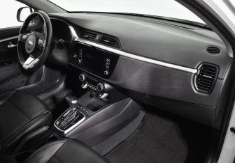 Подержанный автомобиль Kia Rio Hatchback 2020 года (12 фото)