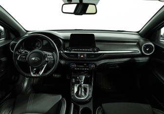 Подержанный автомобиль Kia Cerato Sedan 2020 года (13 фото)