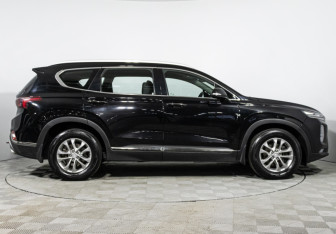Подержанный автомобиль Hyundai Santa Fe 2018 года (4 фото)