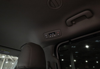 Подержанный автомобиль Kia Carnival 2020 года (28 фото)