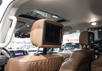 Подержанный автомобиль Infiniti QX80 2021 года (31 фото)