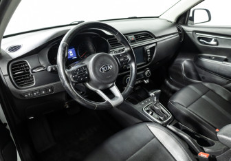 Подержанный автомобиль Kia Rio Sedan 2018 года (11 фото)