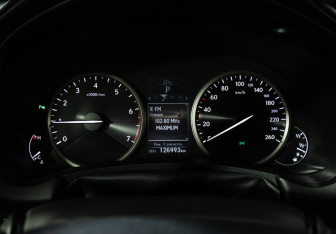 Подержанный автомобиль Lexus NX 2016 года (12 фото)