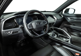 Подержанный автомобиль Geely Tugella 2023 года (11 фото)