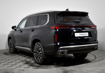 Подержанный автомобиль Exeed VX 2023 года (7 фото)