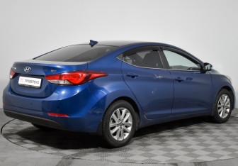 Подержанный автомобиль Hyundai Elantra Sedan 2014 года (5 фото)