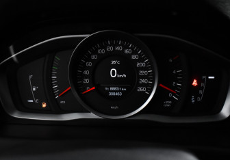 Подержанный автомобиль Volvo XC70 2014 года (17 фото)