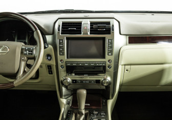 Подержанный автомобиль Lexus GX 2015 года (14 фото)