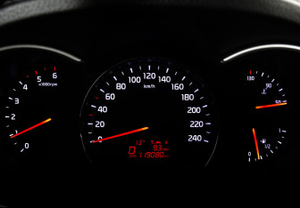 Подержанный автомобиль Kia Sorento 2013 года (18 фото)