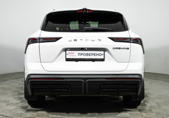 Подержанный автомобиль Jetour Dashing 2023 года (6 фото)