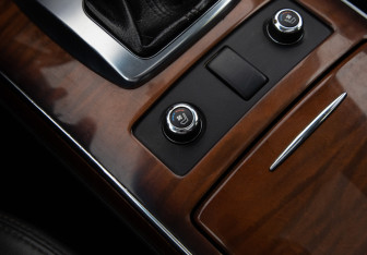 Подержанный автомобиль Infiniti QX70 2014 года (15 фото)