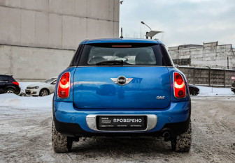 Подержанный автомобиль MINI Countryman 2011 года (8 фото)