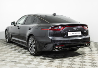 Подержанный автомобиль Kia Stinger 2018 года (7 фото)