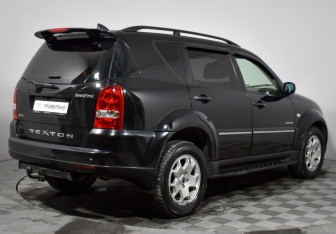 Подержанный автомобиль SsangYong Rexton 2008 года (5 фото)