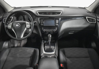 Подержанный автомобиль Nissan Qashqai 2014 года (13 фото)