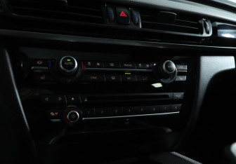 Подержанный автомобиль BMW X5 2017 года (17 фото)
