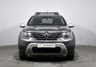 Подержанный автомобиль Renault Duster 2021 года (2 фото)