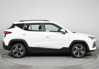 Новый Москвич 3 2025 (4 фото)