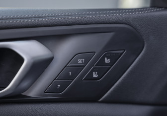 Подержанный автомобиль BMW X5 2019 года (25 фото)